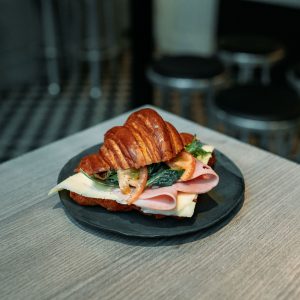 Croissant ost/skinka