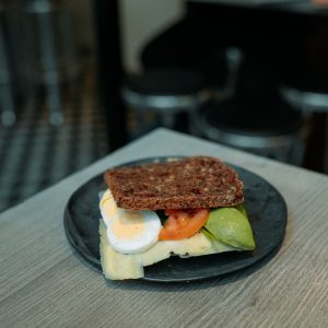 Råg. Avocado ägg